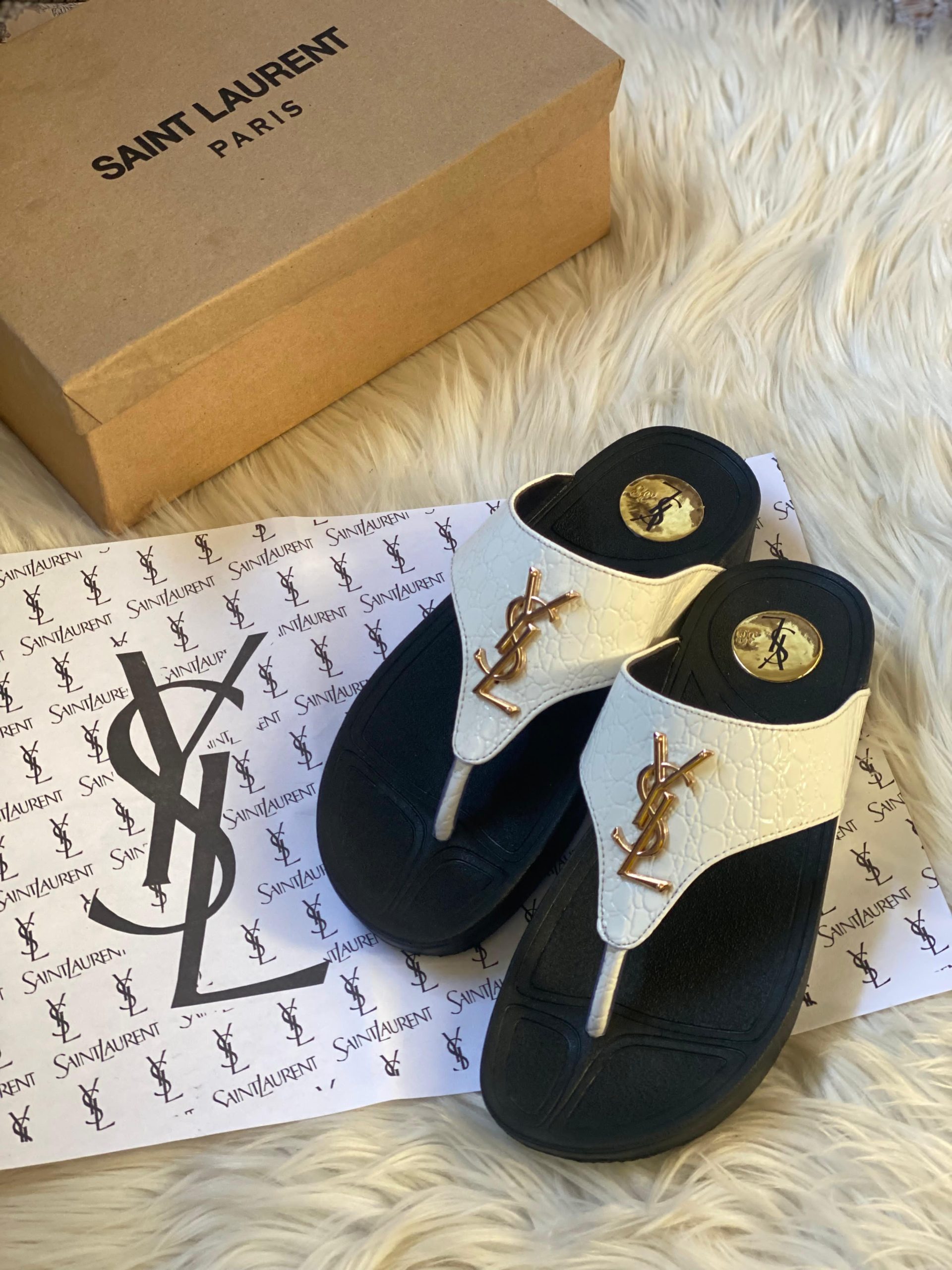 Ysl hot sale flip flop